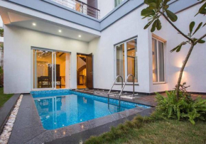 StayVista at Villa Esencia with Pvt Pool & Gym in North Goa
